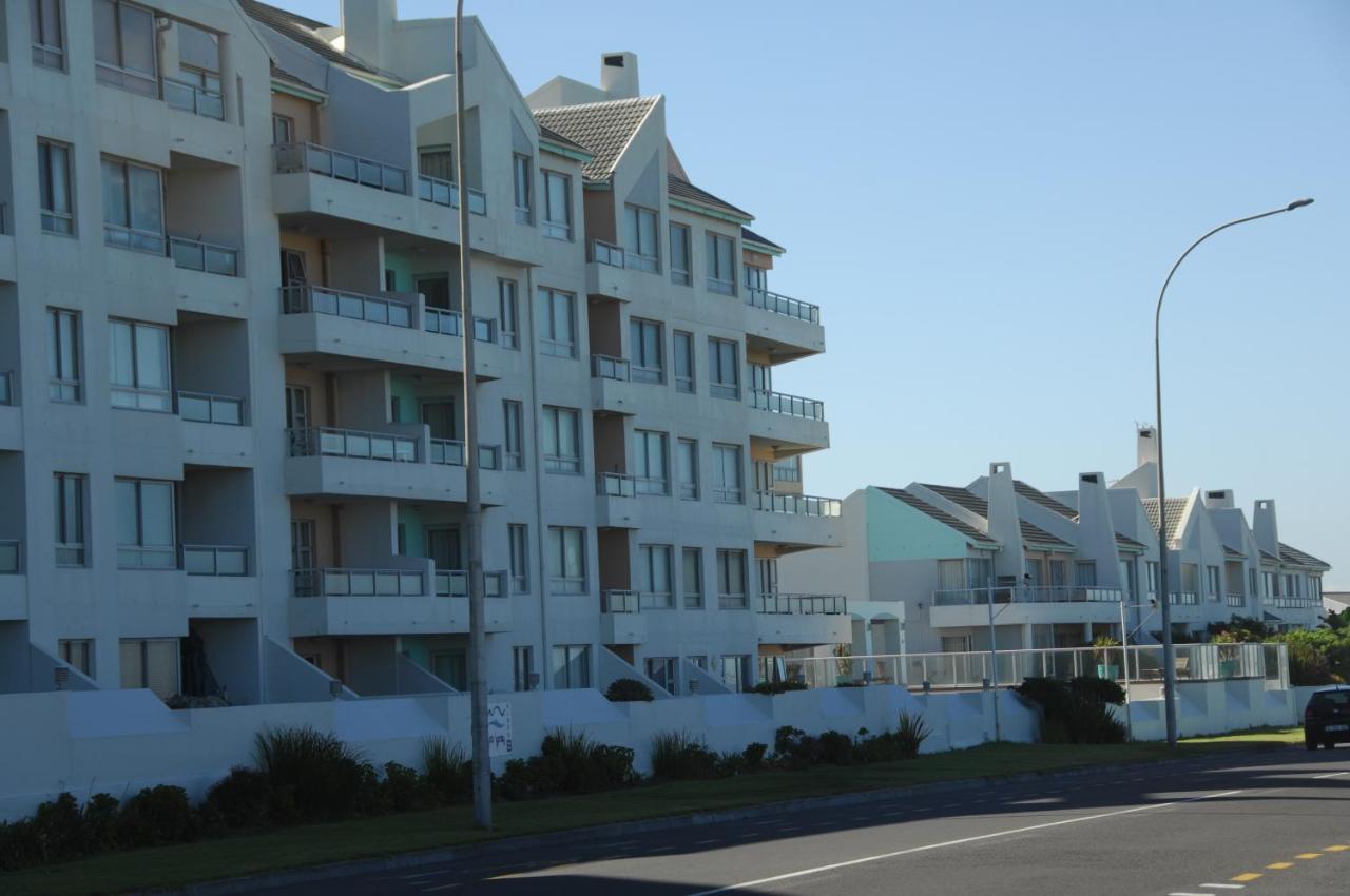 On The Beach Front Sea Spray Apartment Bloubergstrand Exterior photo